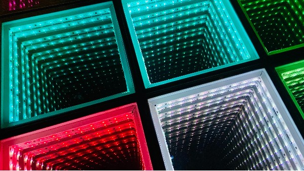 燈光電源控制器的效果和價格，你選哪一個？